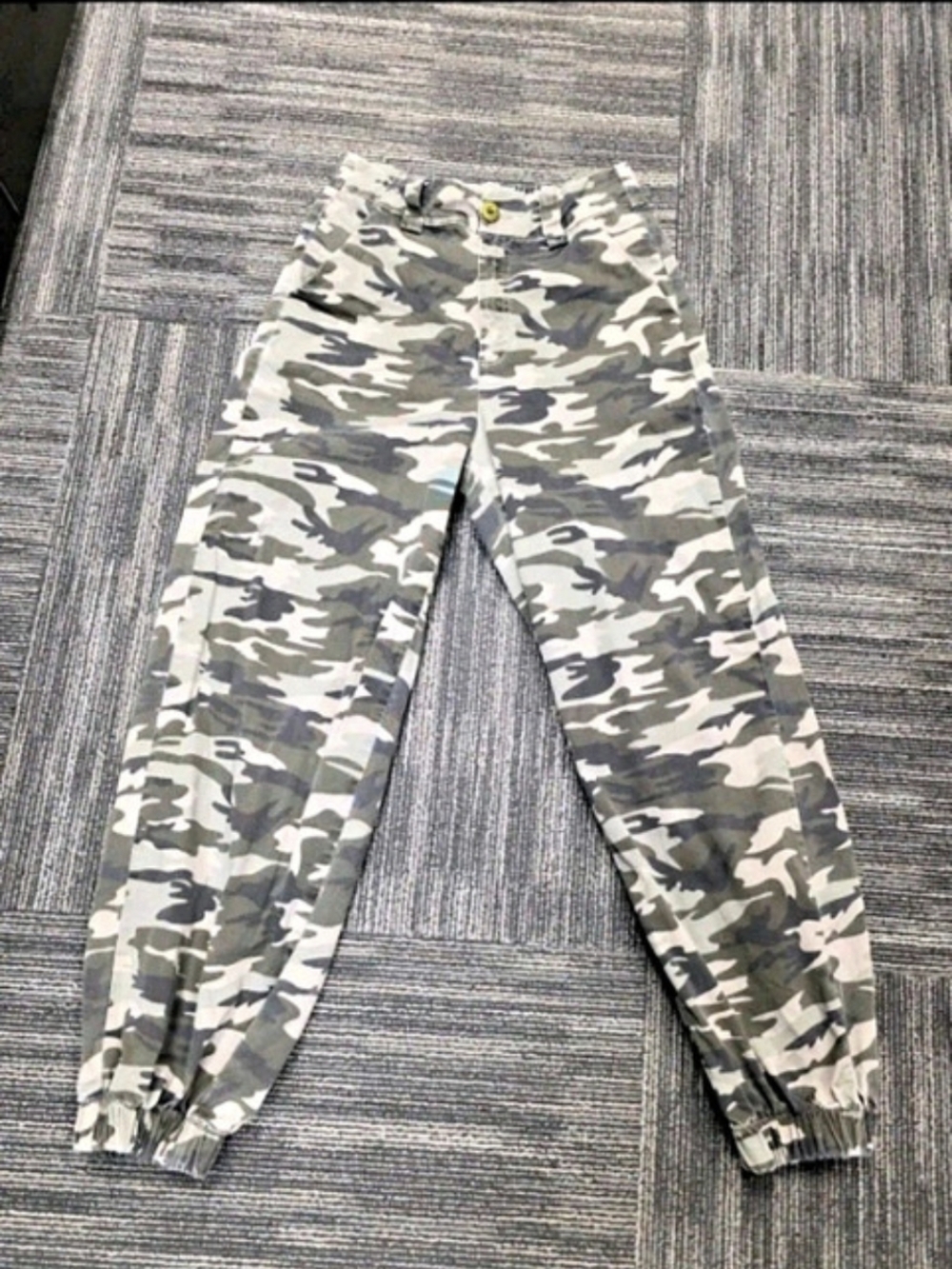 BDG Bobbi Baggy Pull-On Pants Camo Jogger Pants Green & Gray Medium